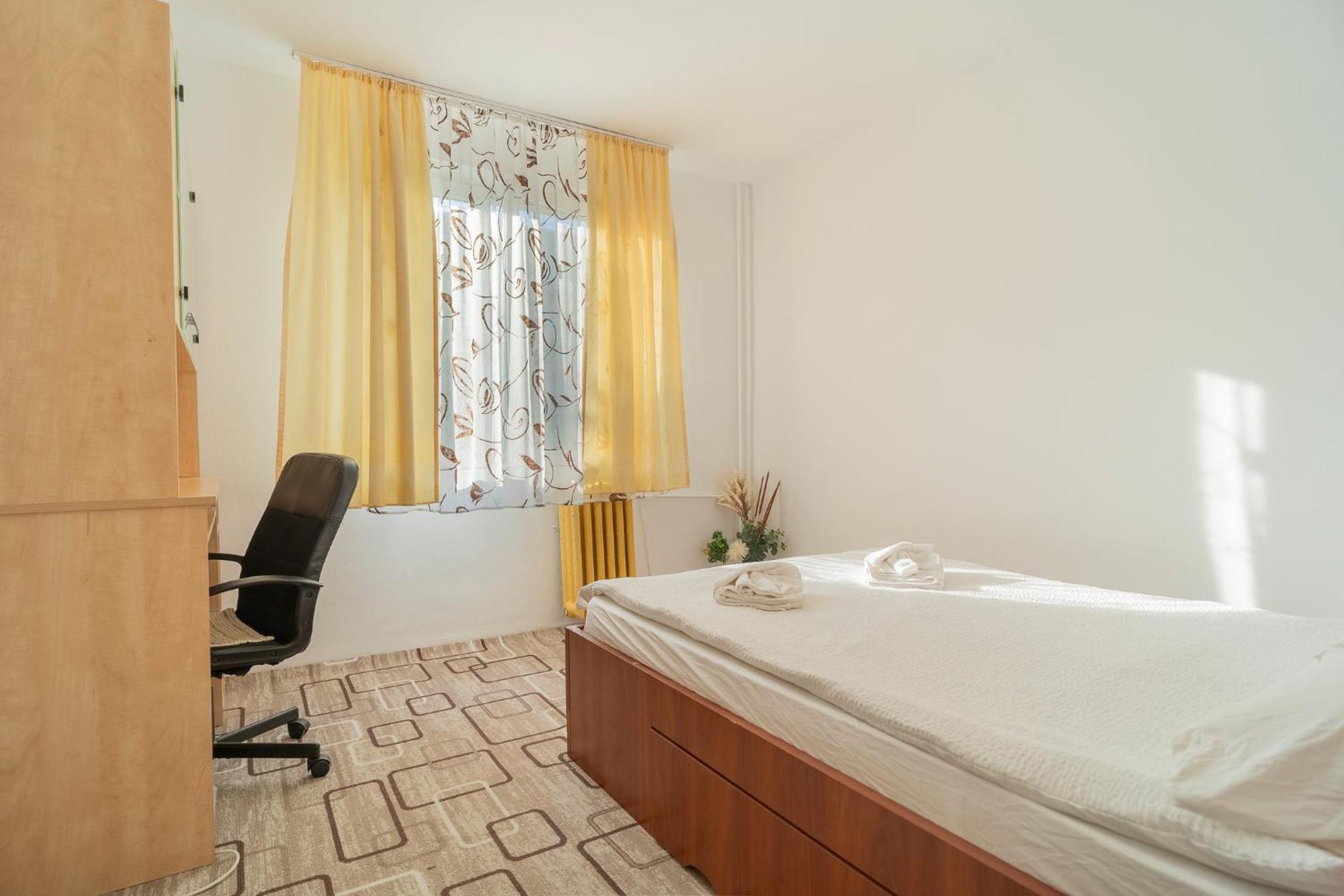 Rustic & Spacious 3Br Apartment Bucharest Luaran gambar